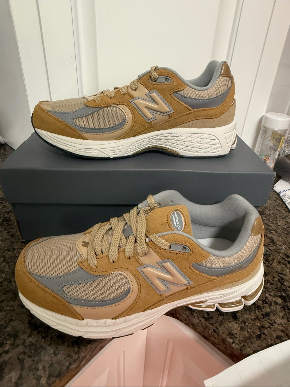 New In Box New Balance Tennis Shoes 2002 Beige Beige Yellow Kids 5.5 51/2